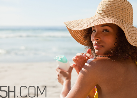 丸美防曬霜的價格是多少？spf50的防曬霜傷皮膚嗎？