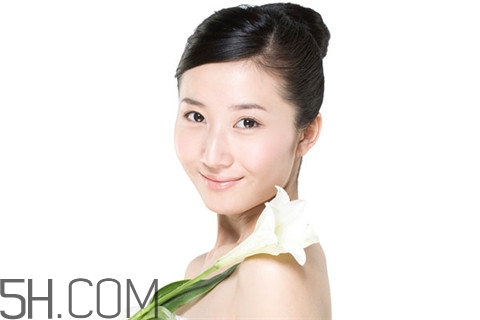 隆胸會下垂嗎？隆胸會留疤嗎？
