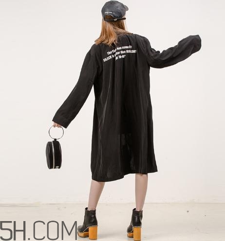 moussy的衣服怎么樣？moussy的外套很大嗎？