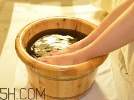 關(guān)節(jié)炎能泡溫泉嗎？關(guān)節(jié)炎能用熱水泡嗎？