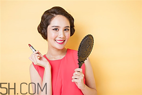 烤瓷牙為什么會出臭味？烤瓷牙為什么那么貴？