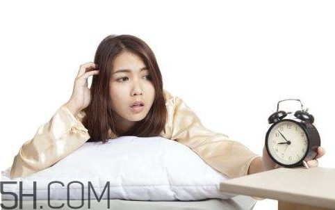 睡眠不足會有什么影響？長期睡眠不足是指多少時間以上