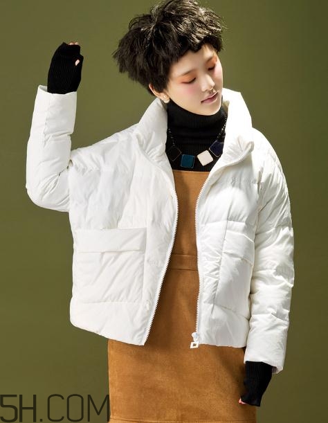 白色羽絨服發(fā)黃怎么洗白？白色羽絨服染色怎么能去掉？