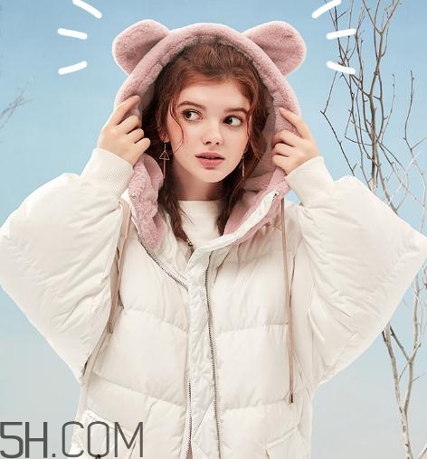 白色羽絨服發(fā)黃怎么洗白？白色羽絨服染色怎么能去掉？