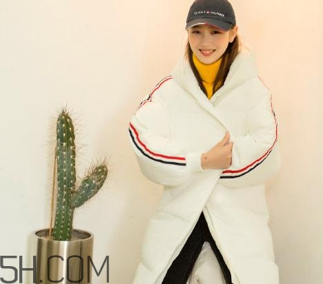 白色羽絨服怎么保存不發(fā)黃？白色羽絨服怎么打理？