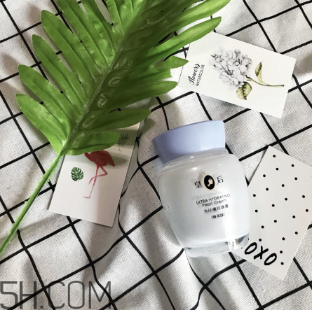 片仔癀珍珠霜和珍珠膏有什么區(qū)別？片仔癀珍珠膏測(cè)評(píng)