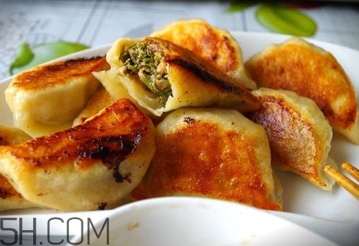 怎么用速凍餃子做煎餃？沒(méi)有平底鍋怎么做煎餃