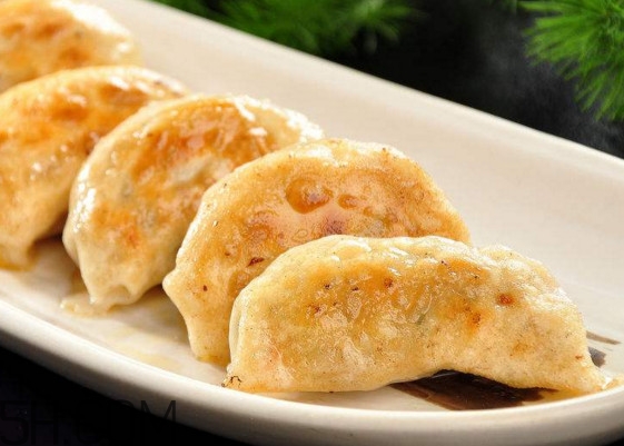 怎么用速凍餃子做煎餃？沒(méi)有平底鍋怎么做煎餃