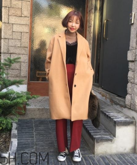 駝色內搭配什么外套？駝色內搭怎么搭配外套？