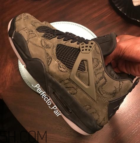 kaws與air jordan 4聯(lián)名橄欖綠版本實(shí)物什么樣？