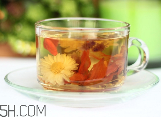 天氣干燥煲什么湯喝最好？氣候干燥喝什么茶好