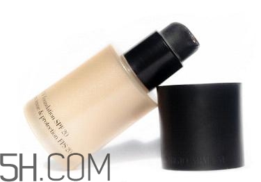 女生怎樣學(xué)會(huì)快速化妝？新手化妝需要的基本用品