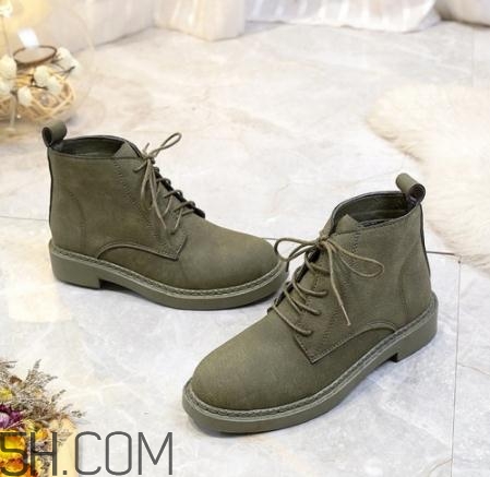 翻毛皮鞋弄上油怎么辦？翻毛皮鞋上的油漬怎么清洗？