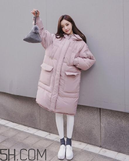 粉色羽絨服怎么搭配？粉色羽絨服搭配圖片