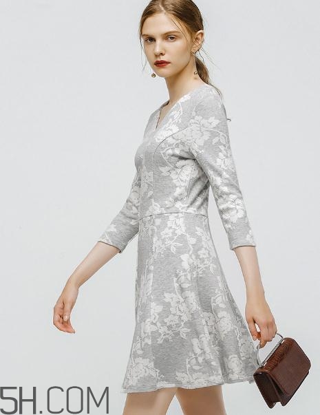 max co衣服貴嗎？max co衣服什么價(jià)位？