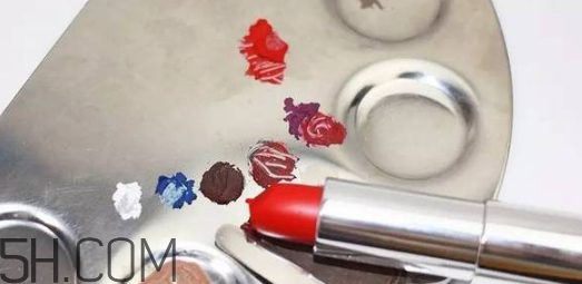 美寶蓮藍(lán)管調(diào)色口紅使用方法 美寶蓮藍(lán)管調(diào)色唇膏色號試色