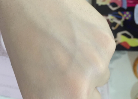卡姿蘭氣墊cc和瑪麗黛佳哪個好？對比