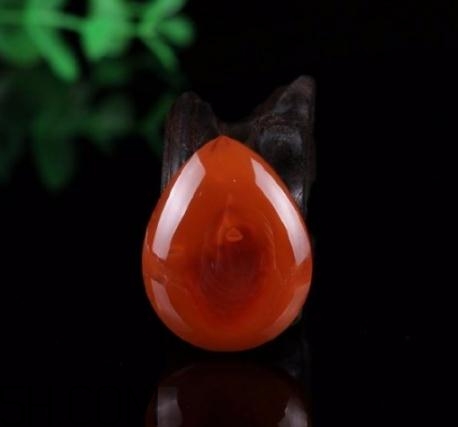 南紅瑪瑙可以泡水嗎？南紅瑪瑙能沾水嗎？