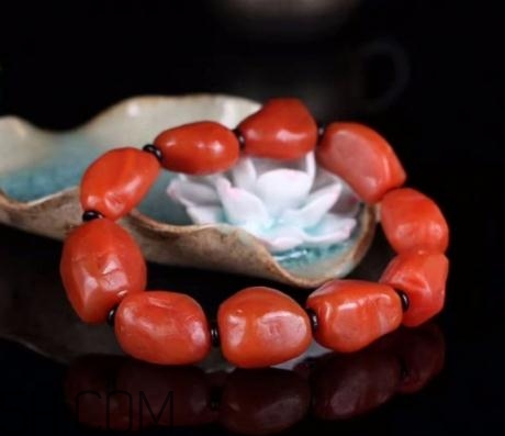 南紅瑪瑙會越戴越紅嗎？南紅瑪瑙會越戴越亮嗎？