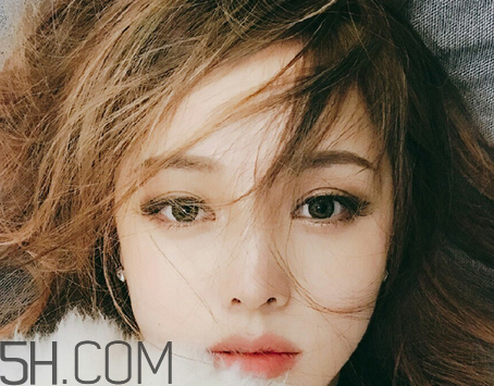 謎尚和瑪麗黛佳素顏霜哪個(gè)好？素顏霜對(duì)皮膚傷害大嗎？