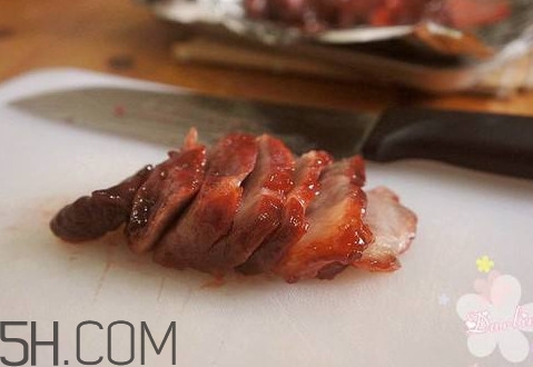 為什么叉燒是紅的？用微波爐如何做叉燒肉