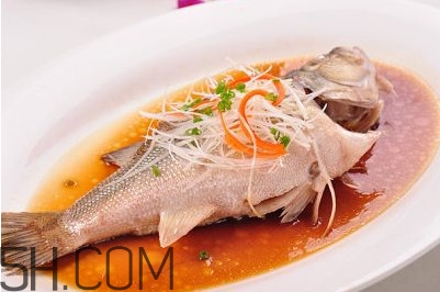 鱸魚(yú)蒸幾分鐘最好？河鱸魚(yú)和海鱸魚(yú)的區(qū)別