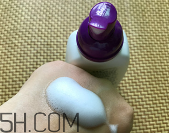 絲塔芙泡沫潔面乳怎么用？泡沫潔面乳用法