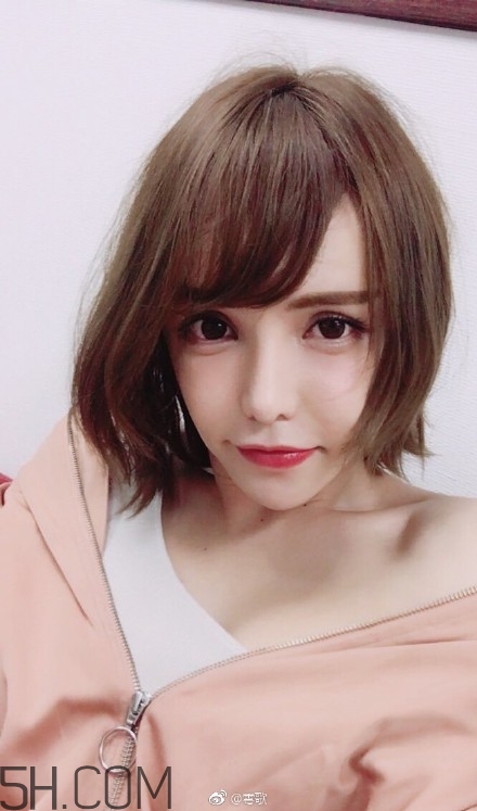女人說嘖嘖是什么意思？女生發(fā)消息嘖嘖代表什么