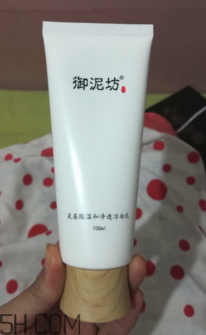 御泥坊洗面奶是皂基嗎？御泥坊洗面奶怎么用？