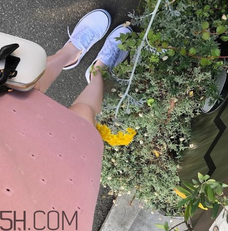 帆布鞋能光腳穿嗎？帆布鞋可以墊增高墊嗎？