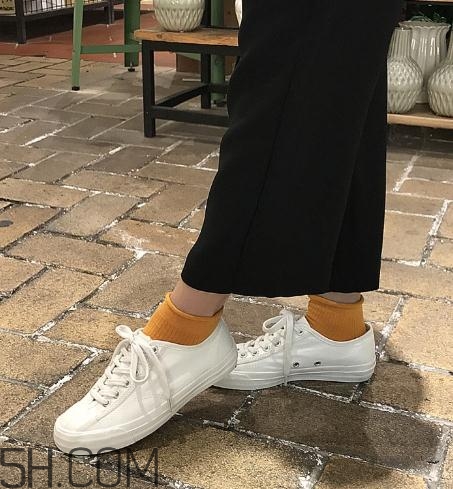 帆布鞋太硬怎么辦？帆布鞋太硬怎么軟化？