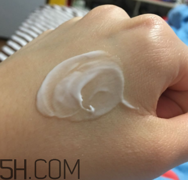 露得清身體乳怎么樣？露得清身體乳好用嗎？