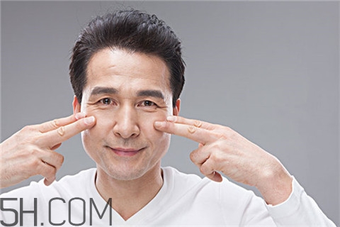 蕁麻疹為什么晚上嚴重？蕁麻疹為什么越抓越多？