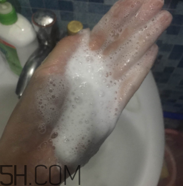 露得清綿密洗面奶怎么樣？露得清綿密洗面奶好用嗎？