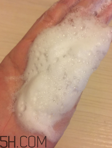 露得清綿密洗面奶怎么樣？露得清綿密洗面奶好用嗎？