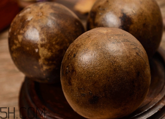 羅漢果泡水喝有什么好處？經(jīng)常用羅漢果泡水喝有什么壞處
