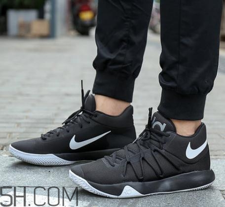 籃球鞋鞋底硬怎么辦？籃球鞋什么底最耐磨？