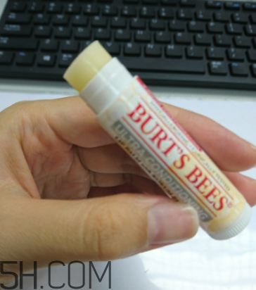 小蜜蜂細(xì)致修護(hù)唇膏怎么樣？好用嗎？
