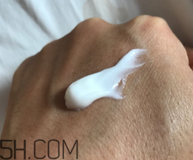 小蜜蜂潤(rùn)膚露怎么樣？小蜜蜂潤(rùn)膚露好用嗎？
