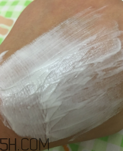 小蜜蜂水洗面膜敷多長(zhǎng)時(shí)間？小蜜蜂水洗面膜用法