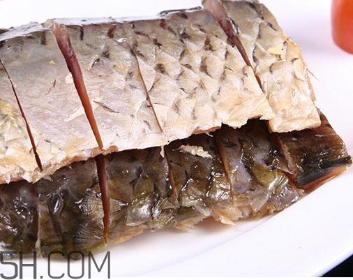 腌咸魚鹽和魚的比例是多少？咸魚一般腌多久才能曬