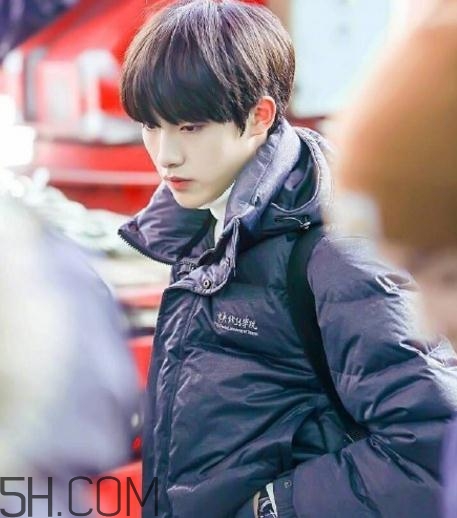 中戲羽絨服多少錢？中戲羽絨服怎么買？