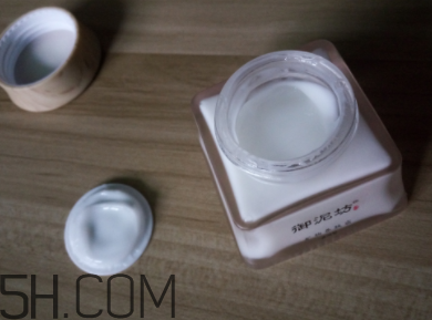 御泥坊礦物養(yǎng)膚霜怎么樣？御泥坊礦物養(yǎng)膚霜好用嗎？