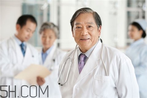 牙周炎吃頭孢有用嗎？牙周炎吃維生素c有用嗎？