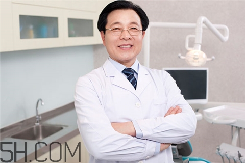 牙周炎會口臭嗎？牙周炎會遺傳嗎？