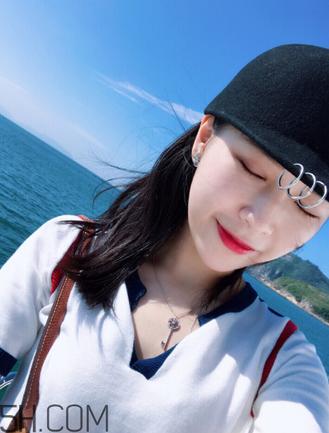 雅詩蘭黛口紅350好看嗎？雅詩蘭黛370口紅好看嗎？
