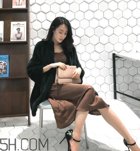 水貂絨毛衣會起球嗎？水貂絨起球怎么辦？