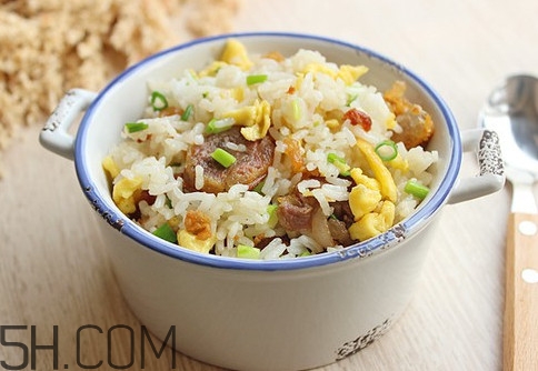 蛋炒飯可以和土豆絲一起吃嗎？蛋炒飯吃多了有什么危害