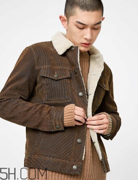 燈芯絨衣服會(huì)縮水嗎？燈芯絨衣服粘毛嗎？