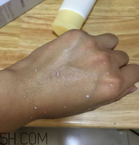 一葉子去角質(zhì)素怎么樣？一葉子去角質(zhì)素怎么用？